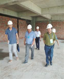 集團公司安全生產(chǎn)檢查組到河池市職業(yè)教育中心學校項目開展安全生產(chǎn)大檢查