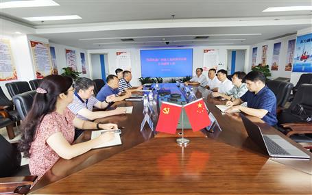 侯立林、李靜丹與廣西廣投臨港工業(yè)有限公司董事長麥勇軍舉行工作會談